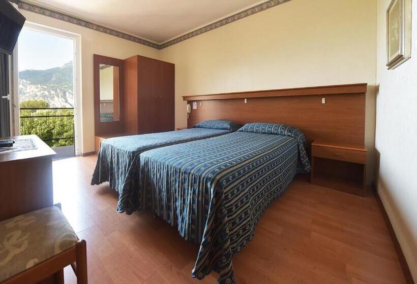 Quarto Estandar, Angelini