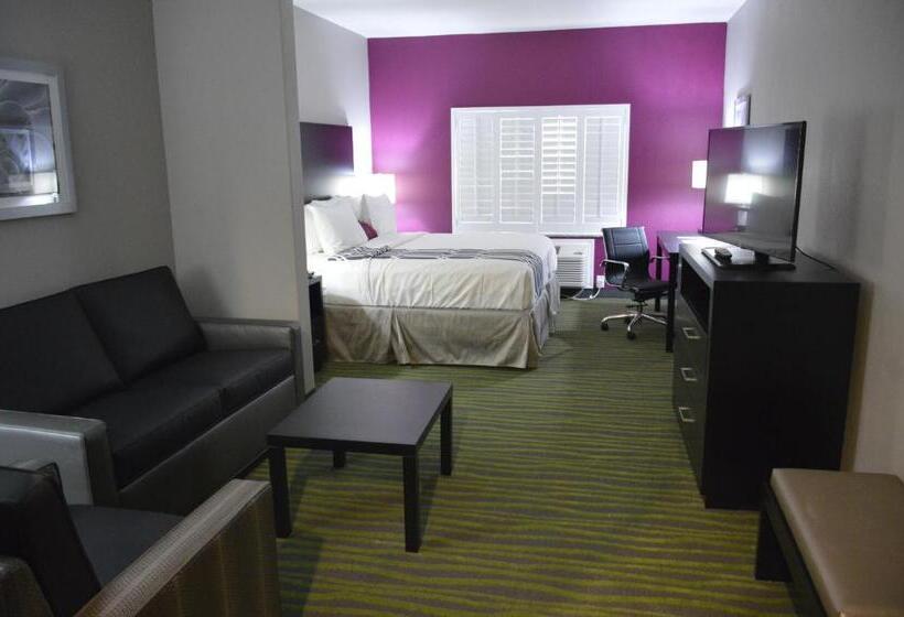 适合残疾人士使用的套间, Best Western Plus Dilley Inn & Suites