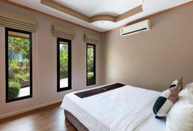 Семейный Номер, Maleedee Bay Resort