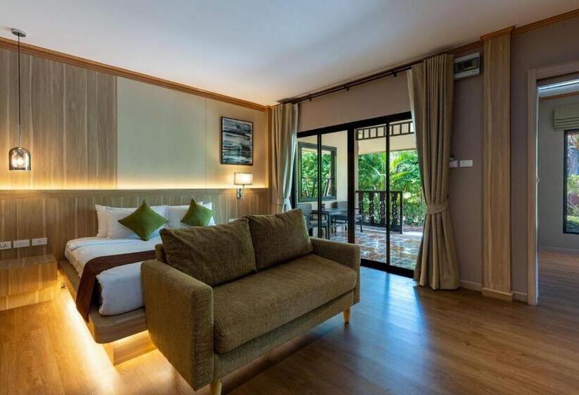 Семейный Номер, Maleedee Bay Resort