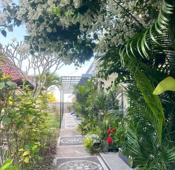 Номер Стандарт Вид на Бассейн, Villa Luwih Pandawa