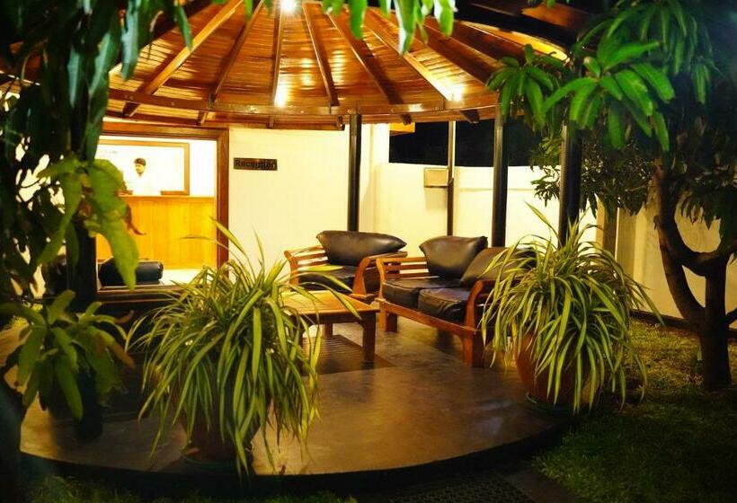 Номер Стандарт Трехместный, Village Hotel Northern Point
