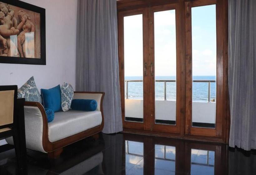 غرفة عائلية مطلّة علي البحر, Village Hotel Northern Point
