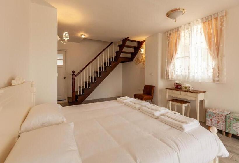 اتاق استاندارد چهار تخته, Deja Vu B&b