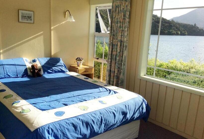Семейный Номер, Te Mahia Bay Resort