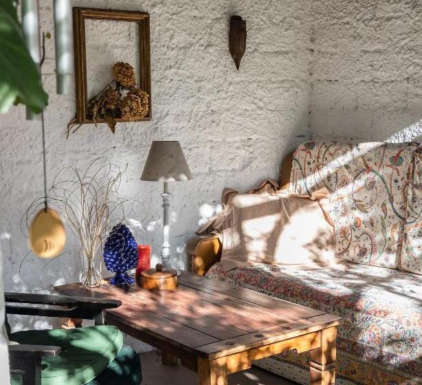 کلبه ییلاقی, Bajtica Guesthouse
