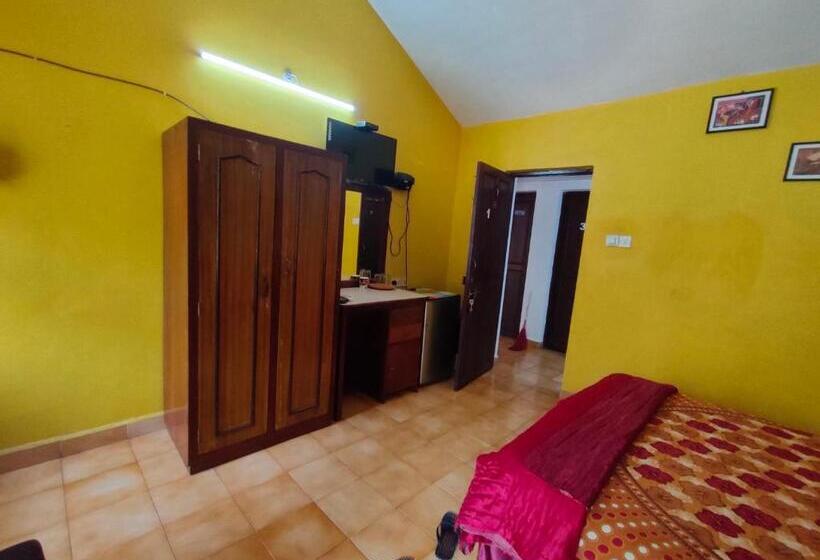 Номер Стандарт с Балконом, Jes Guest House