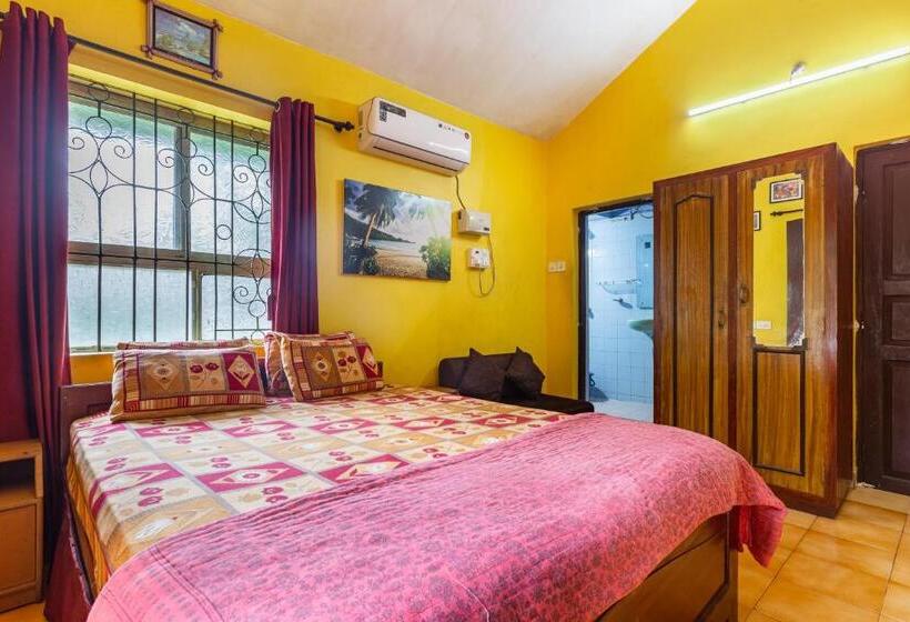Трехместный Номер Стандарт с Балконом, Jes Guest House