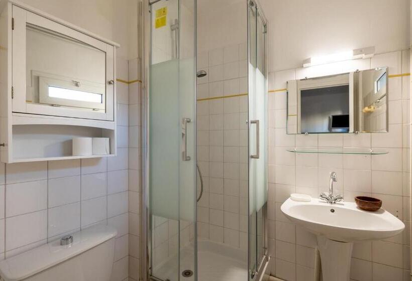 דירת חדר, Residence Meublee Services