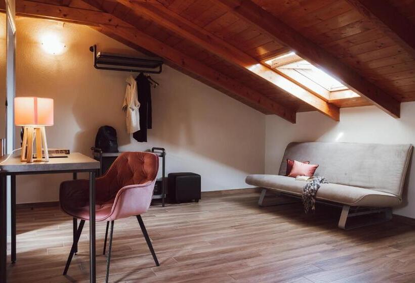 다락방 스탠다드 룸, Akti Hotel Ioannina
