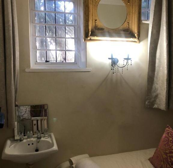 스탠다드 싱글 룸 공동욕실, Ashby Manor Guest House