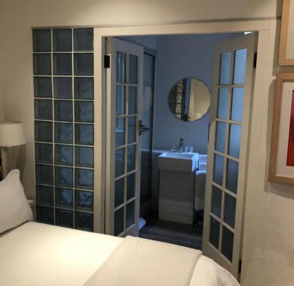 스탠다드 트리플 룸 테라스, Ashby Manor Guest House
