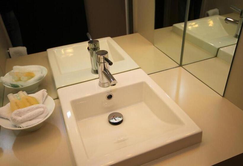 자쿠지 스위트, Bentleys Motor Inn