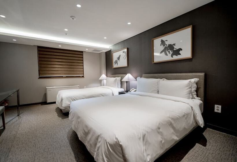 デラックストリプルルーム, Oriens Hotel & Residences Myeongdong