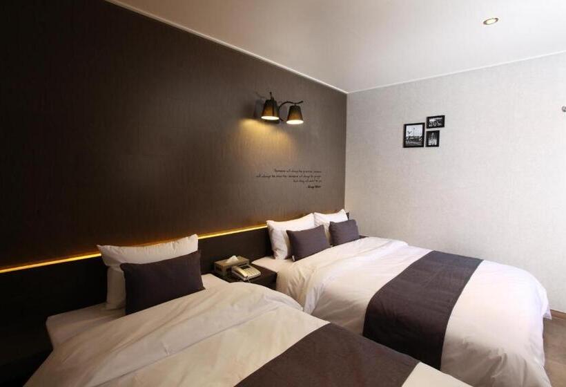 Quarto Estandar, S&