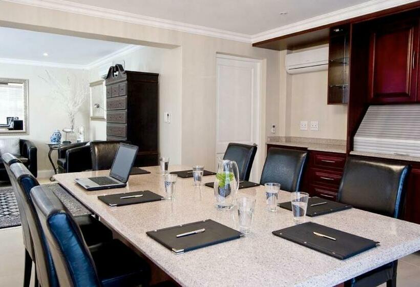 Президентский Люкс, Forest Manor Boutique Guesthouse