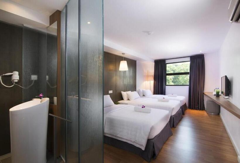 اتاق سوپریور سه تخته, T+ Hotel Butterworth