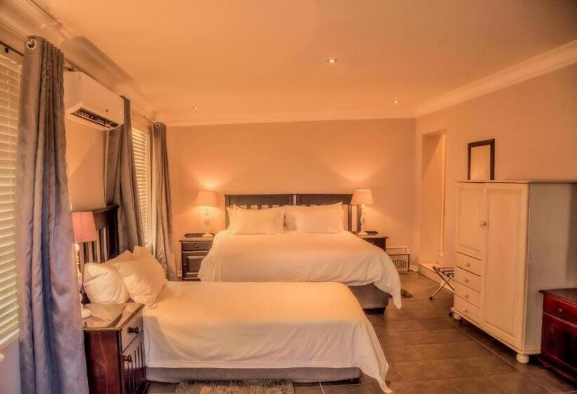 家庭房带园景, Nauntons Guest House