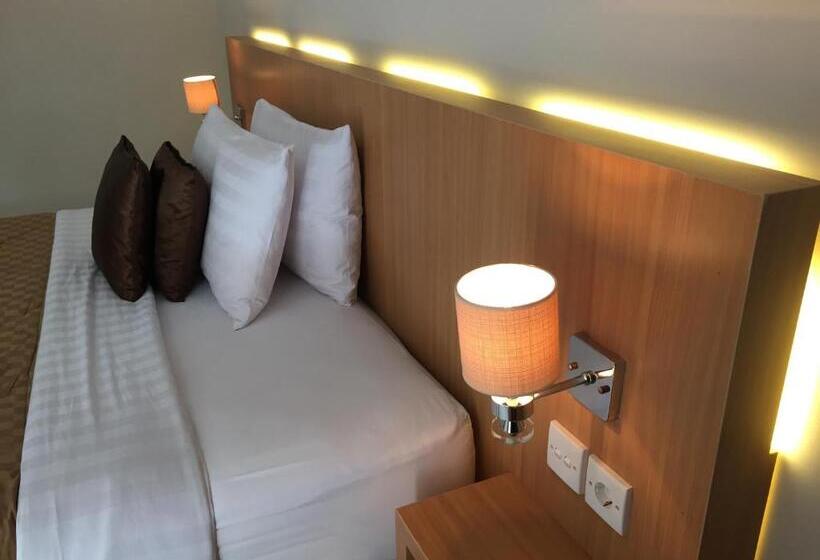 Quarto Deluxe, Teja Home Stay