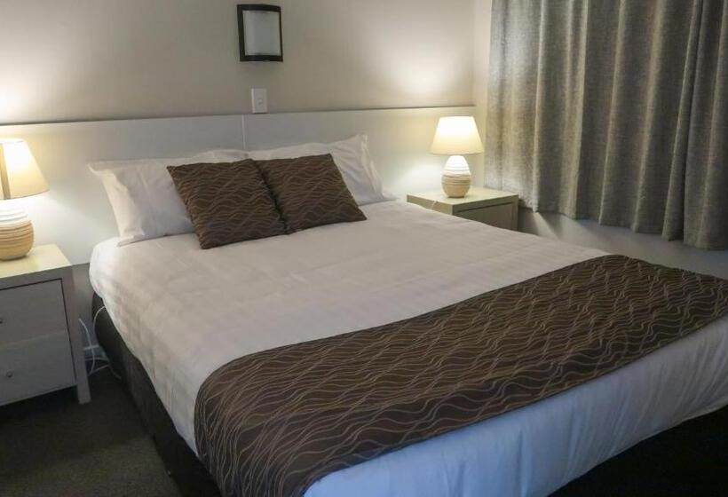 Апартаменты 1 Спальня, Fiesta Court Motel