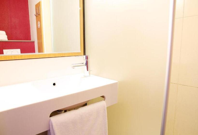 Четырехместный Номер Стандарт, B&b Hotel Aix En Provence Le Tholonet