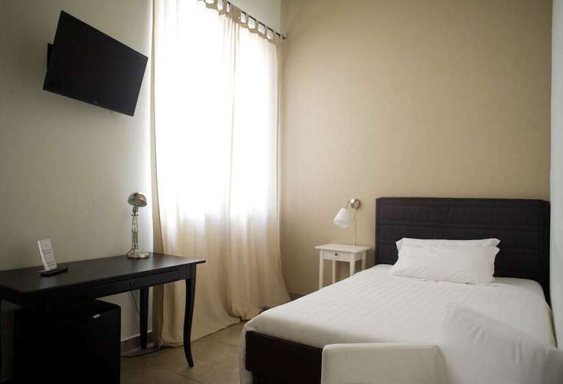 اتاق استاندارد یک نفره, B&b Suite Paciotti
