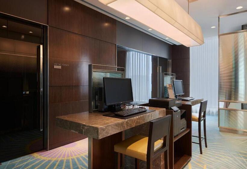 Deluxe Suite King Bed, Courtyard By Marriott Taipei