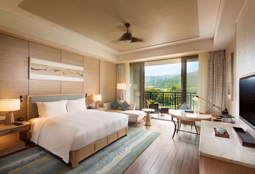 스탠다드 룸 킹사이즈 침대, Hilton Yuxi Fuxian Lake