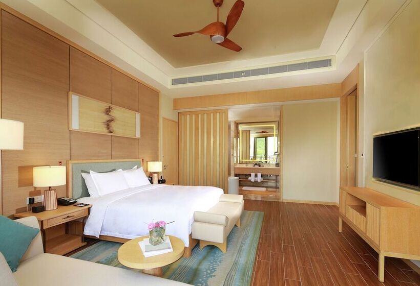 Номер Стандарт Двуспальная Кровать, Hilton Yuxi Fuxian Lake