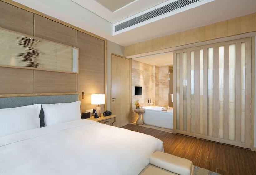 디럭스 스위트, Hilton Yuxi Fuxian Lake