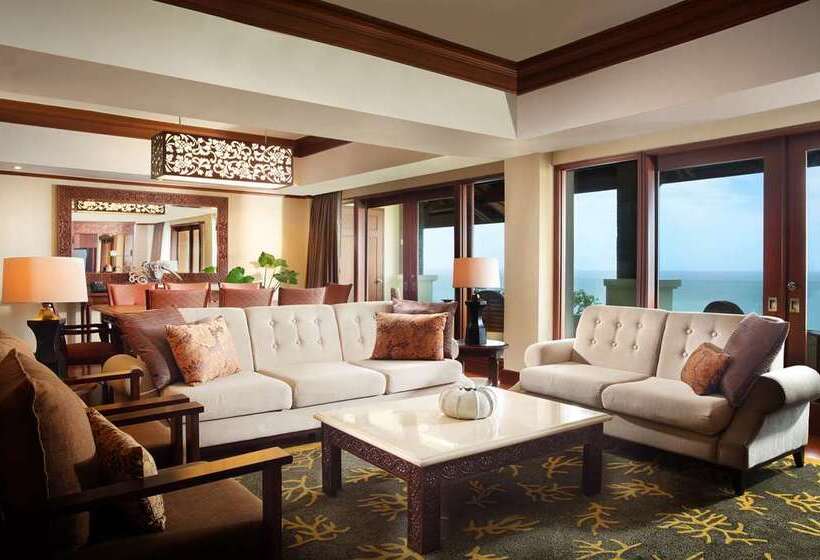 Номер Deluxe, Hilton Yuxi Fuxian Lake