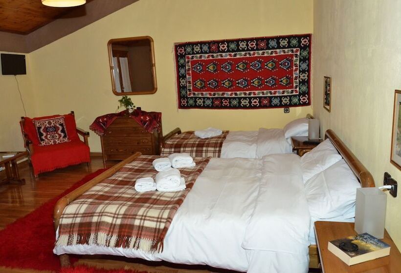 Family Suite, To Balkoni Tis Agorianis