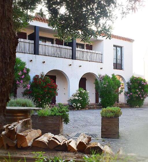 Quarto Estandar para Deficientes Físicos, Logis Hôtel Restaurant Le Top Du Roulier