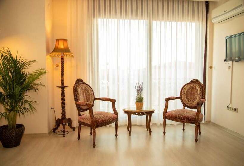 Chambre Deluxe, Teddy Alaçatı