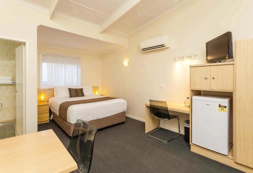 패밀리 룸, The Club Motel And Apartments