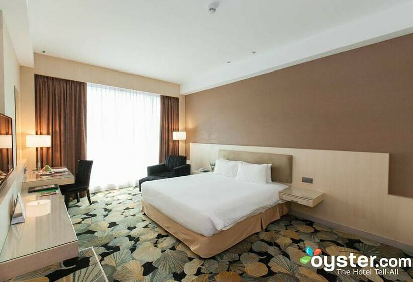 Номер Superior, Imperial Hotel Kuching