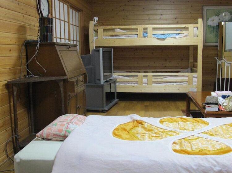 غرفة عائلية, Narusawa Lodge