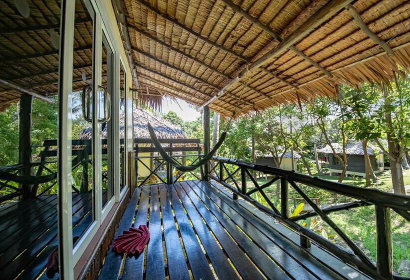 بانگلوی لوکس, Shiralea Backpackers Resort