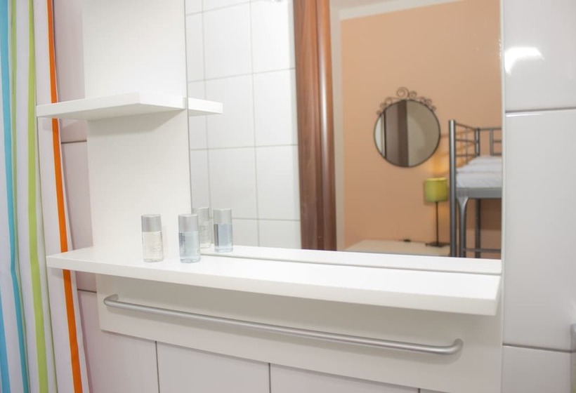 이코노미 룸, Warsaw Downtown Hostel