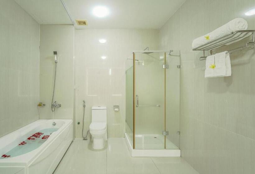 Premium Room with Balcony, Eden Plaza Danang