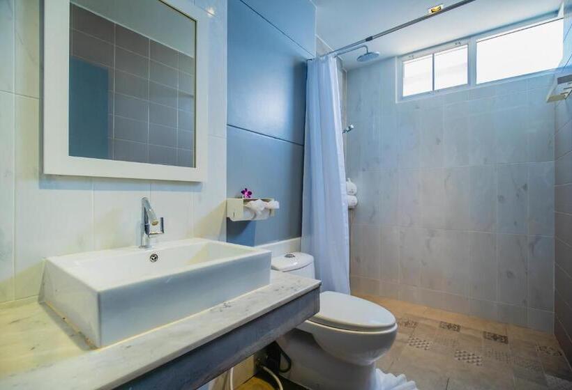 اتاق لوکس, The Rubber Hotel Phuket