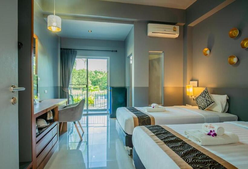 اتاق سوپریور خانوادگی, The Rubber Hotel Phuket