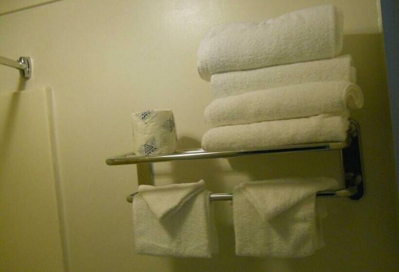 ２ダブルベッドのスタンダードルーム, Value Inn Motel  Milwaukee Airport South