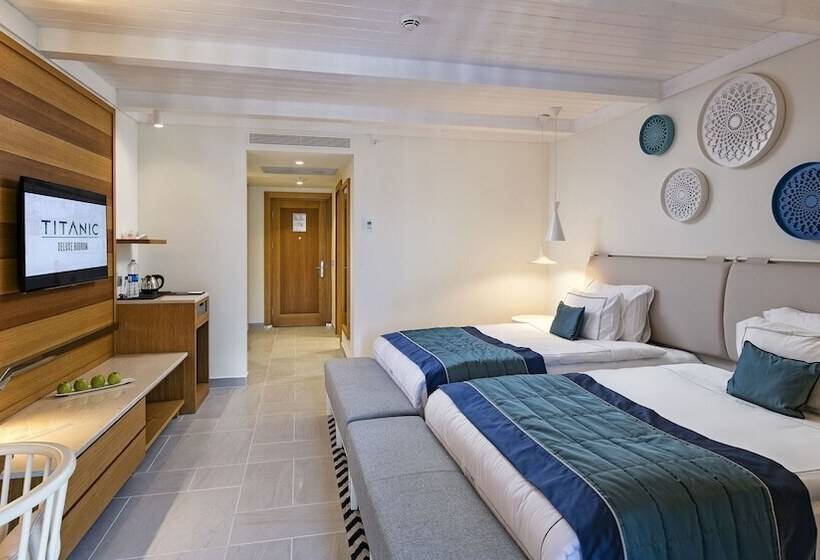 Номер Стандарт Боковой Вид на Море, Titanic Luxury Collection Bodrum