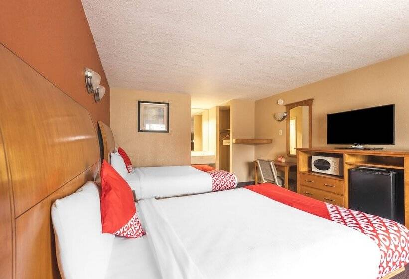 Номер Стандарт 2 Двуспальные Кровати, American Inn & Suites