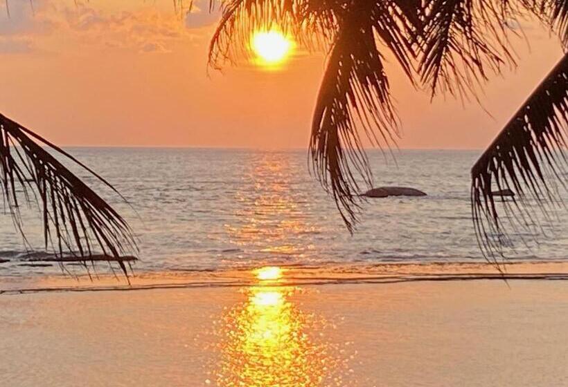 Номер Deluxe, Coconut Bar Sea Lodge