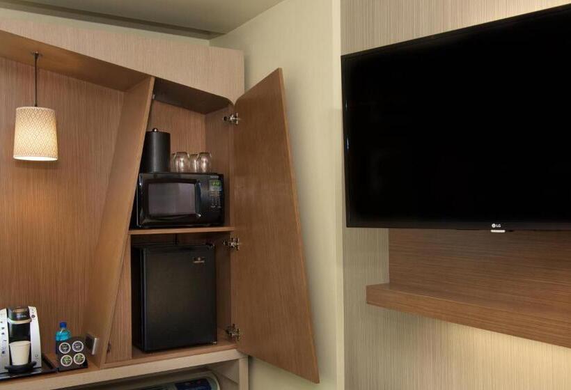 Люкс, Courtyard By Marriott Seattle Everett Downtown