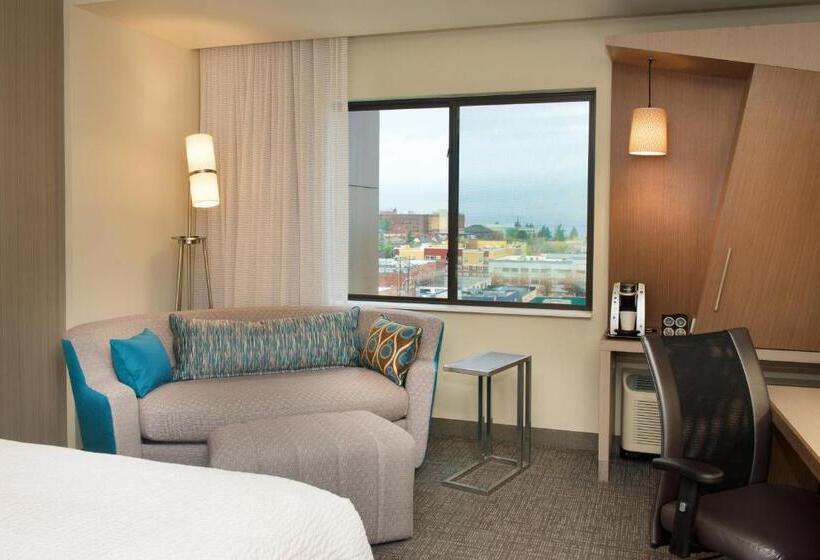 Номер Стандарт Кровать Кинг Адаптированный для Инвалидов, Courtyard By Marriott Seattle Everett Downtown