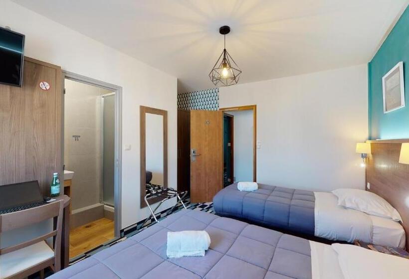 스탠다드 트리플 룸, Hôtel Les Pieux En Cotentin