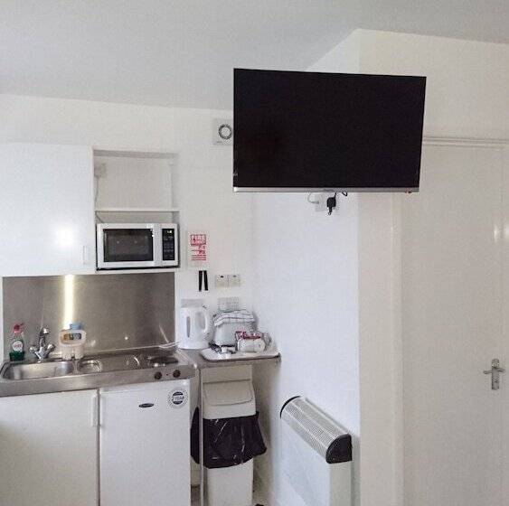 Номер Стандарт, Sarum Apart